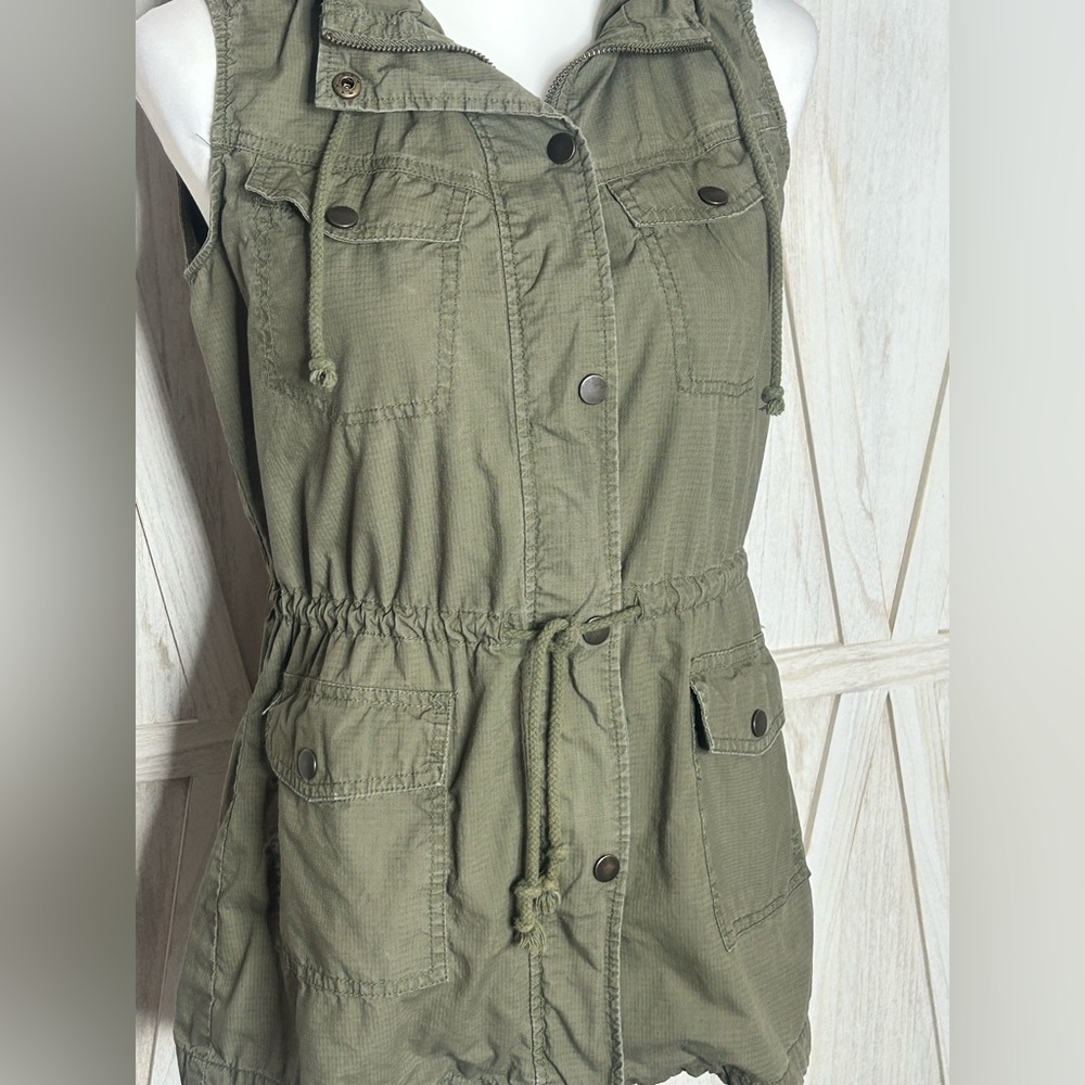 Mudd Army Green Women's Utility Hooded Vest Sz M EUC Gorpcore Military Chore - Picture 3 of 10